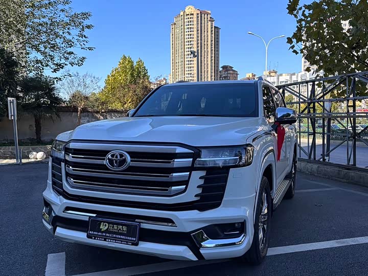 Land Cruiser (imported) 2025 4.0L Middle East version
