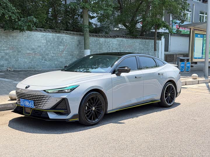 Changan UNI-V 2023 1.5T sports version