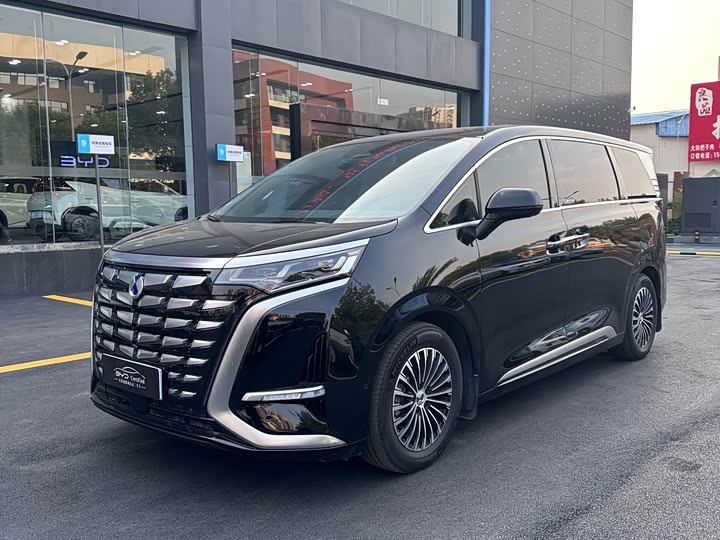 Denza D9 2022 model DM-i 970 four-wheel drive flagship model