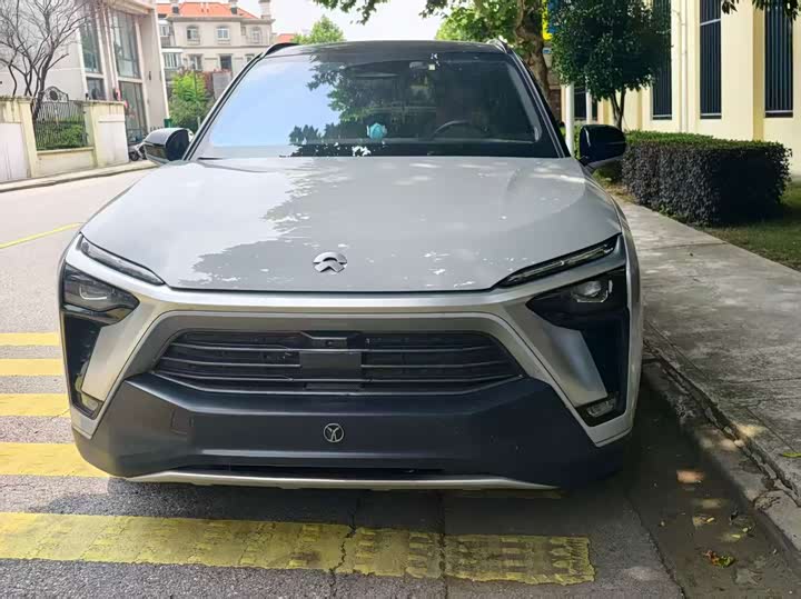 NIO ES8 2022 100kWh six-seater version