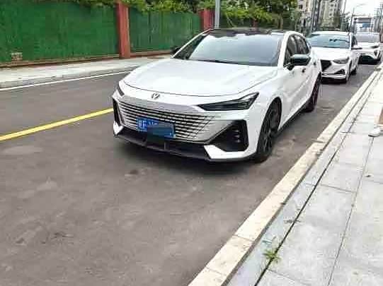 Changan UNI-V 2022 1.5T premium model