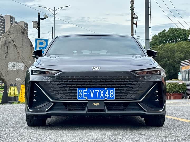 Changan UNI-V 2022 1.5T premium model