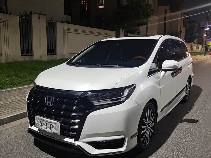 Alison 2022 2.0L e:HEV Deluxe Edition