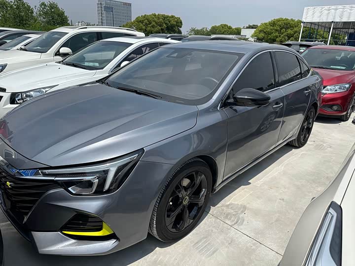2022 Roewe i6 MAX 2020 300TGI automatic cool smart driving version