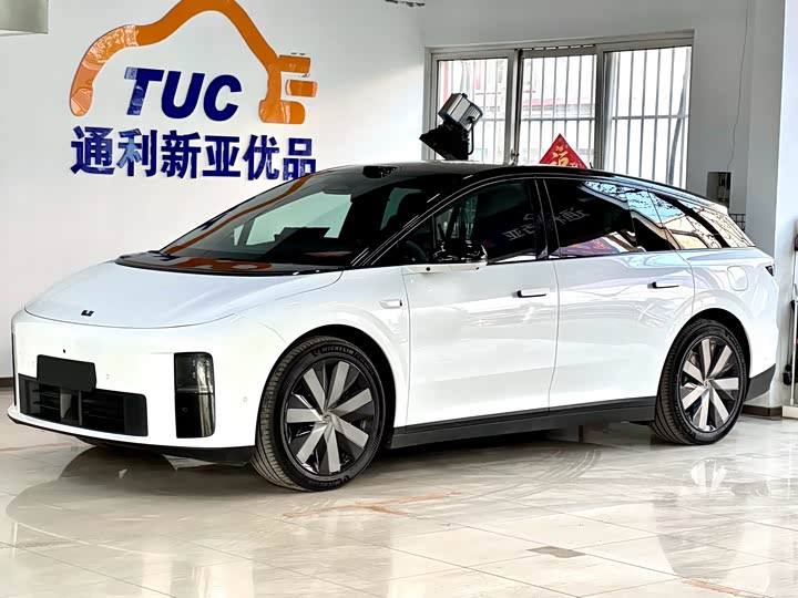 Ideal i6 2025 four-wheel drive standard version