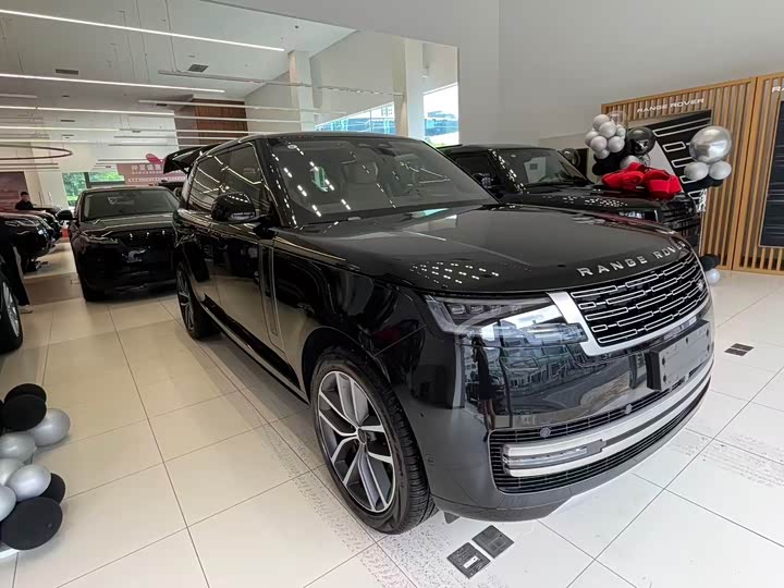 Range Rover 2026 3.0 L6 400PS HSE LWB